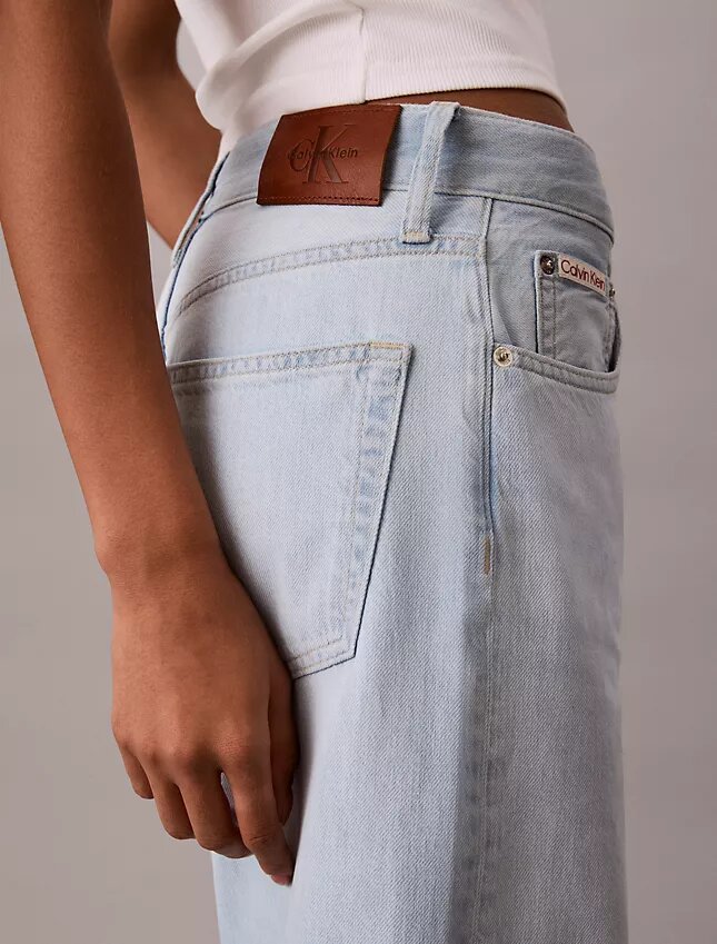 Jeans mit weitem Bein Jeans mit weitem Bein