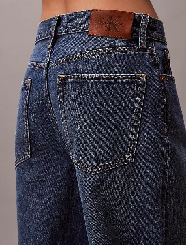 Jeans mit weitem Bein Jeans mit weitem Bein