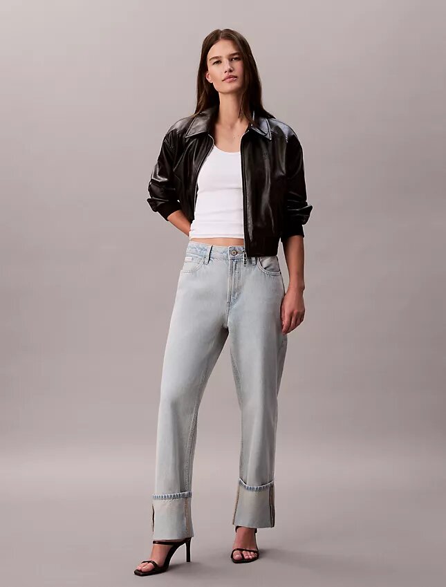 Jeans mit weitem Saum und lockerer Passform Jeans mit weitem Saum und lockerer Passform