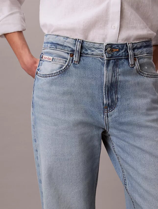 Jeans mit weitem Saum und lockerer Passform Jeans mit weitem Saum und lockerer Passform