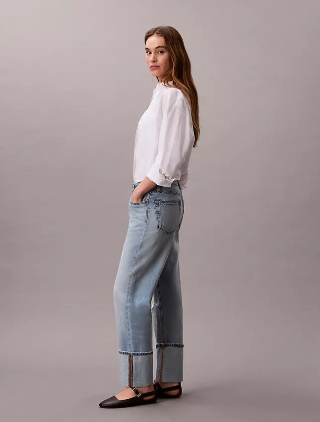 Jeans mit weitem Saum und lockerer Passform Jeans mit weitem Saum und lockerer Passform