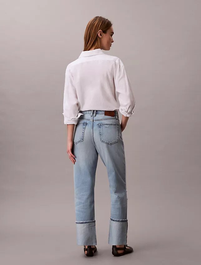 Jeans mit weitem Saum und lockerer Passform Jeans mit weitem Saum und lockerer Passform
