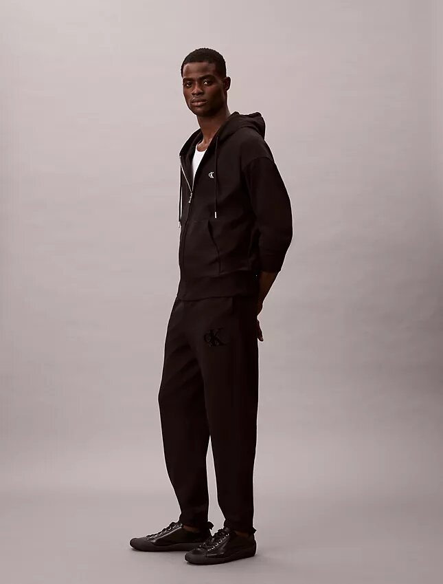 Jogginghose mit Monogram-Aufnäher aus Fleece Jogginghose mit Monogram-Aufnäher aus Fleece
