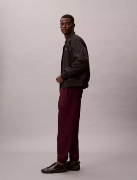 Jogginghose mit Monogram-Aufnäher aus Fleece