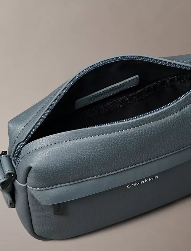 Kamera-Tasche mit genarbter Oberfläche Kamera-Tasche mit genarbter Oberfläche