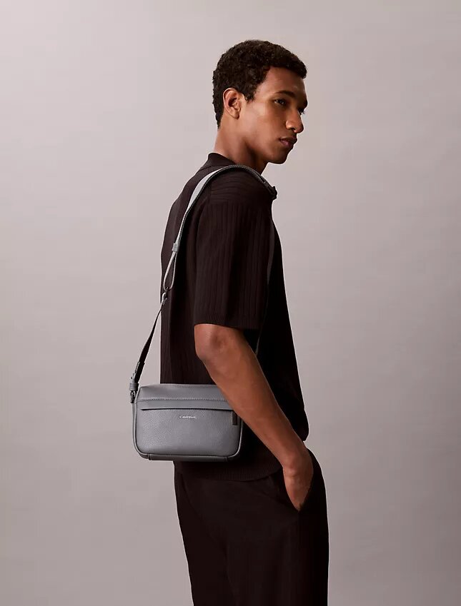 Kamera-Tasche mit genarbter Oberfläche Kamera-Tasche mit genarbter Oberfläche