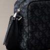 Kameratasche mit durchgehendem Monogram-Muster
