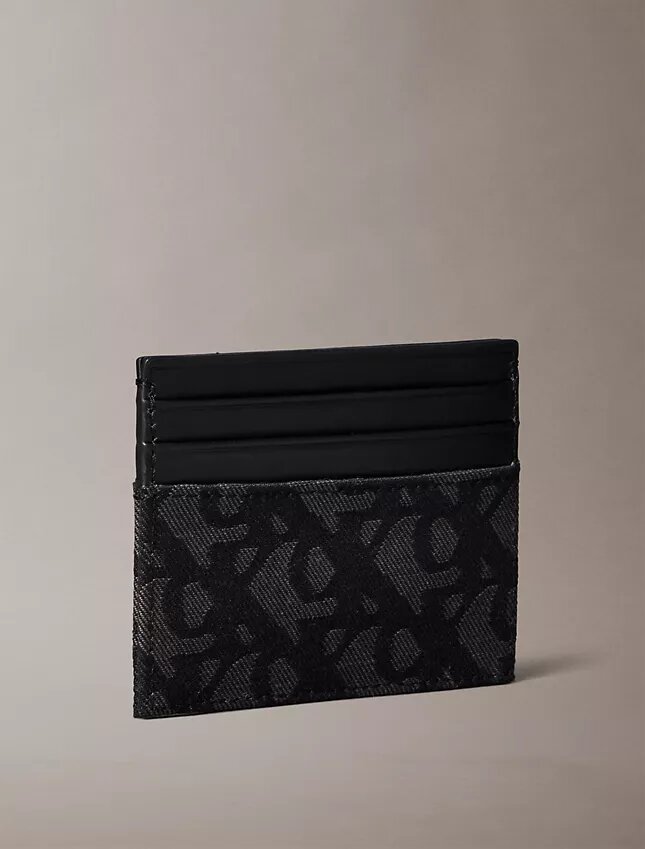 Kartenetui mit durchgehendem Monogram Kartenetui mit durchgehendem Monogram