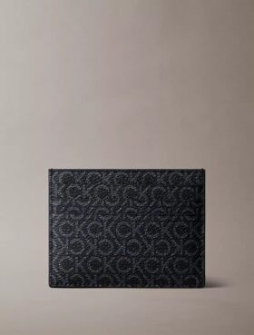 Kartenetui mit genopptem Monogram