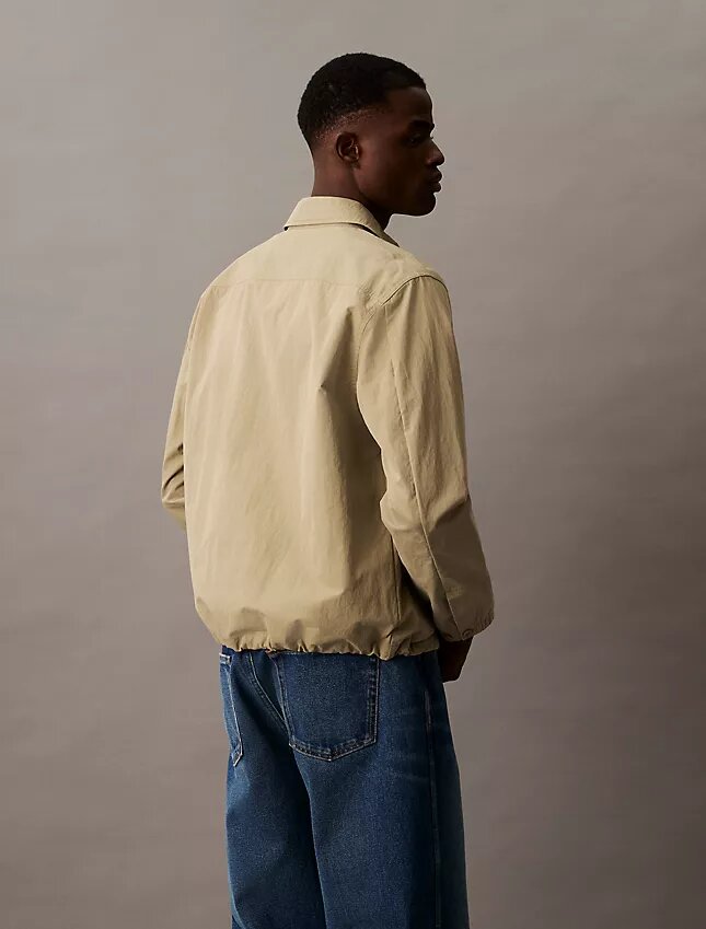 Klassische Hemdjacke aus Baumwollmischung mit Reißverschluss Klassische Hemdjacke aus Baumwollmischung mit Reißverschluss
