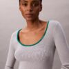 Klassischer Pullover aus Baumwollmischung mit U-Ausschnitt Klassischer Pullover aus Baumwollmischung mit U-Ausschnitt
