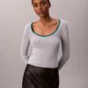Klassischer Pullover aus Baumwollmischung mit U-Ausschnitt Klassischer Pullover aus Baumwollmischung mit U-Ausschnitt