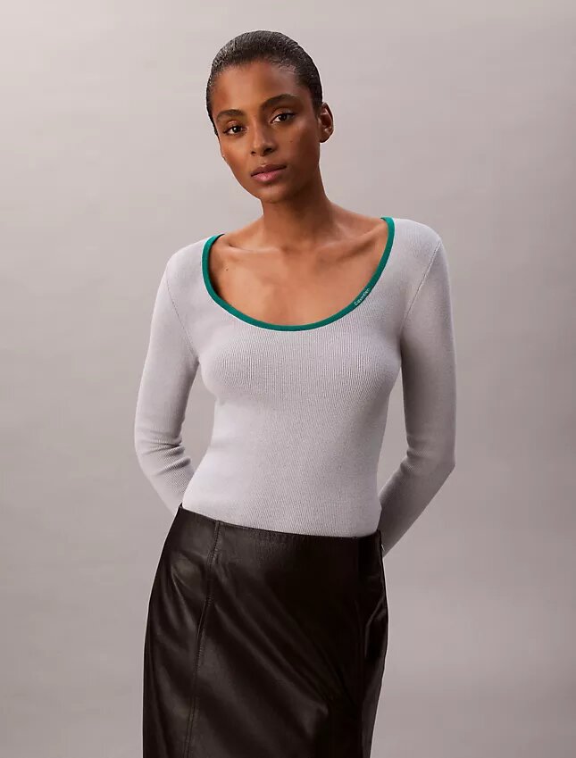 Klassischer Pullover aus Baumwollmischung mit U-Ausschnitt Klassischer Pullover aus Baumwollmischung mit U-Ausschnitt