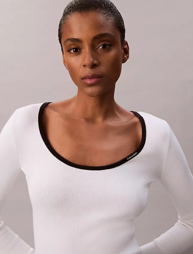 Klassischer Pullover mit Rundhalsausschnitt aus Baumwollmischung Klassischer Pullover mit Rundhalsausschnitt aus Baumwollmischung