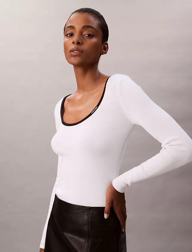 Klassischer Pullover mit Rundhalsausschnitt aus Baumwollmischung Klassischer Pullover mit Rundhalsausschnitt aus Baumwollmischung