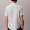 Klassisches Button-Down-Hemd aus Cotton Stretch-Baumwolle Klassisches Button-Down-Hemd aus Cotton Stretch-Baumwolle