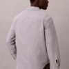 Klassisches Button-Down-Hemd aus garngefärbtem Seersucker mit Streifen Klassisches Button-Down-Hemd aus garngefärbtem Seersucker mit Streifen