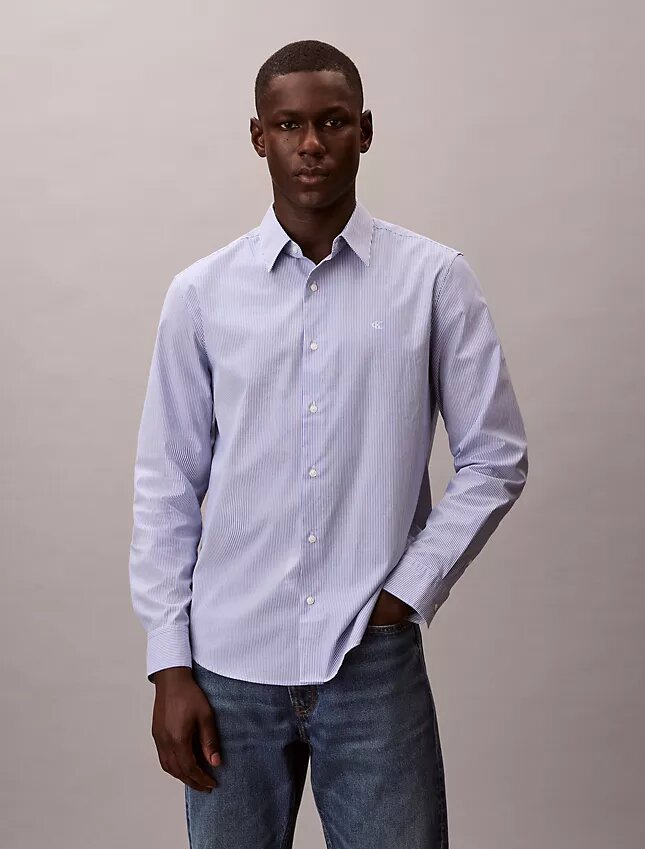 Klassisches Button-Down-Hemd aus gestreifter Cotton Stretch-Baumwolle Klassisches Button-Down-Hemd aus gestreifter Cotton Stretch-Baumwolle