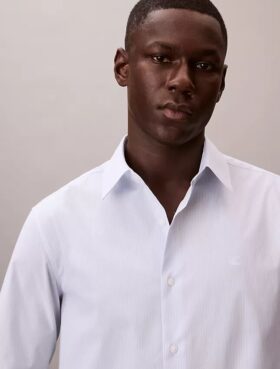 Klassisches Button-Down-Hemd aus gestreifter Cotton Stretch-Baumwolle
