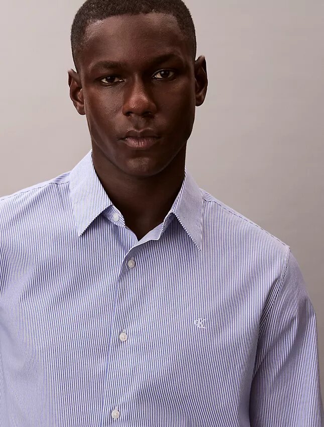 Klassisches Button-Down-Hemd aus gestreifter Cotton Stretch-Baumwolle Klassisches Button-Down-Hemd aus gestreifter Cotton Stretch-Baumwolle