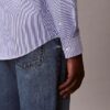 Klassisches Button-Down-Hemd aus gestreifter Cotton Stretch-Baumwolle Klassisches Button-Down-Hemd aus gestreifter Cotton Stretch-Baumwolle