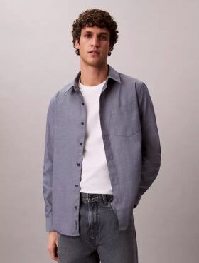 Klassisches Button-Down-Hemd aus gewaschenem Popeline Klassisches Button-Down-Hemd aus gewaschenem Popeline