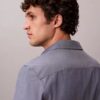 Klassisches Button-Down-Hemd aus gewaschenem Popeline Klassisches Button-Down-Hemd aus gewaschenem Popeline