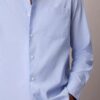 Klassisches Button-Down-Hemd aus gewaschenem Popeline Klassisches Button-Down-Hemd aus gewaschenem Popeline