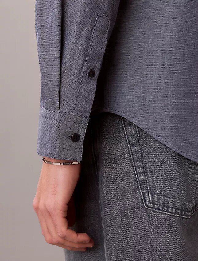 Klassisches Button-Down-Hemd aus gewaschenem Popeline Klassisches Button-Down-Hemd aus gewaschenem Popeline