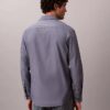 Klassisches Button-Down-Hemd aus gewaschenem Popeline Klassisches Button-Down-Hemd aus gewaschenem Popeline