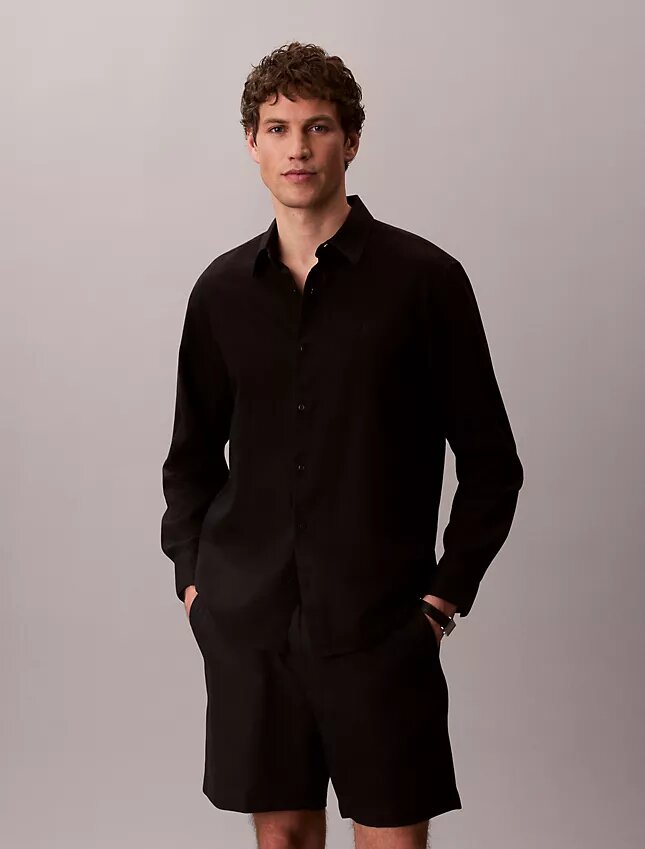 Klassisches Button-Down-Hemd aus Leinen und Baumwolle Klassisches Button-Down-Hemd aus Leinen und Baumwolle