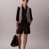Klassisches Button-Down-Hemd aus Leinen und Baumwolle Klassisches Button-Down-Hemd aus Leinen und Baumwolle