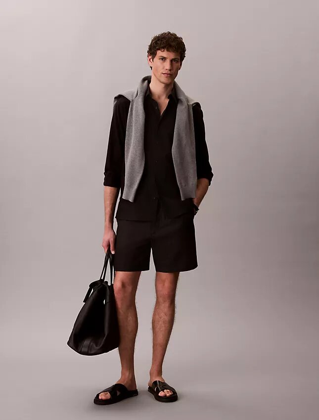 Klassisches Button-Down-Hemd aus Leinen und Baumwolle Klassisches Button-Down-Hemd aus Leinen und Baumwolle