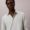 Klassisches Button-Down-Hemd aus Leinen und Baumwolle Klassisches Button-Down-Hemd aus Leinen und Baumwolle