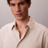 Klassisches Button-Down-Hemd aus Leinen und Baumwolle Klassisches Button-Down-Hemd aus Leinen und Baumwolle