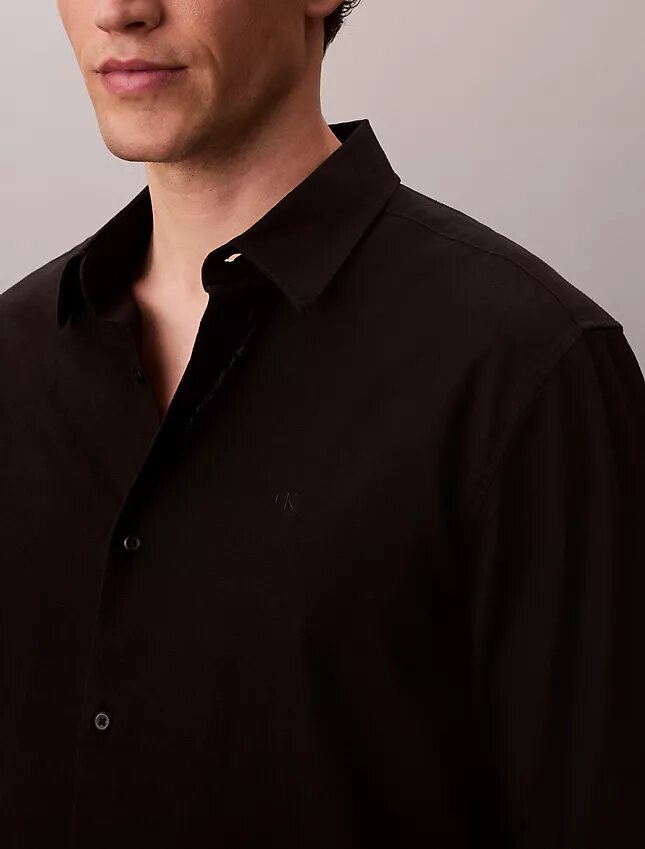 Klassisches Button-Down-Hemd aus Leinen und Baumwolle Klassisches Button-Down-Hemd aus Leinen und Baumwolle