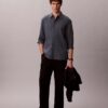 Klassisches Button-Down-Hemd aus Leinen und Baumwolle Klassisches Button-Down-Hemd aus Leinen und Baumwolle