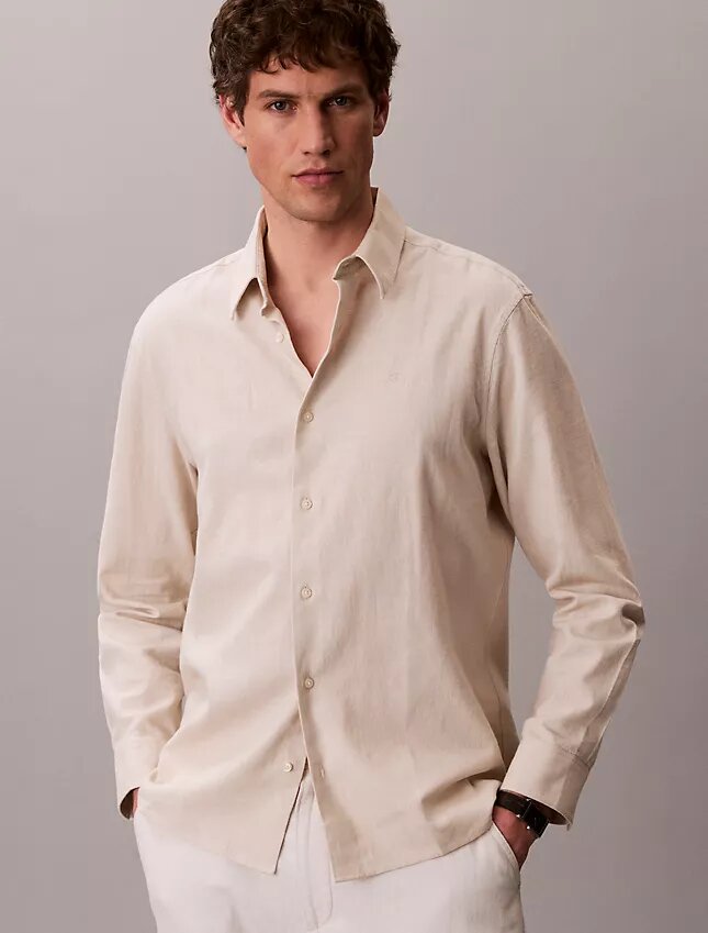 Klassisches Button-Down-Hemd aus Leinen und Baumwolle Klassisches Button-Down-Hemd aus Leinen und Baumwolle