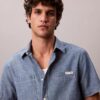 Klassisches Chambray-Hemd mit Knopfleiste Klassisches Chambray-Hemd mit Knopfleiste