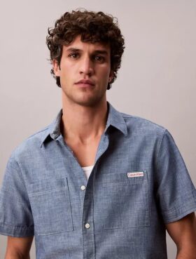 Klassisches Chambray-Hemd mit Knopfleiste