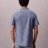 Klassisches Chambray-Hemd mit Knopfleiste Klassisches Chambray-Hemd mit Knopfleiste