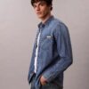 Klassisches Denim-Hemd mit Knopfleiste Klassisches Denim-Hemd mit Knopfleiste