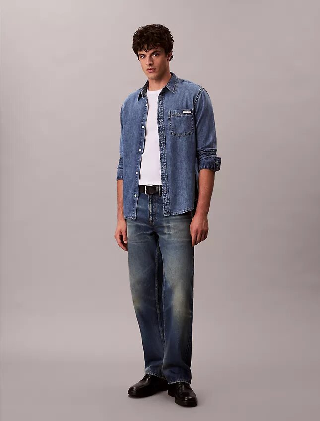 Klassisches Denim-Hemd mit Knopfleiste Klassisches Denim-Hemd mit Knopfleiste