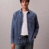 Klassisches Denim-Hemd mit Knopfleiste Klassisches Denim-Hemd mit Knopfleiste