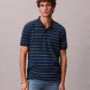 Klassisches Polohemd aus gestreiftem Baumwollpiqué Klassisches Polohemd aus gestreiftem Baumwollpiqué
