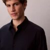 Klassisches Stretch-Hemd mit Knopfleiste Klassisches Stretch-Hemd mit Knopfleiste