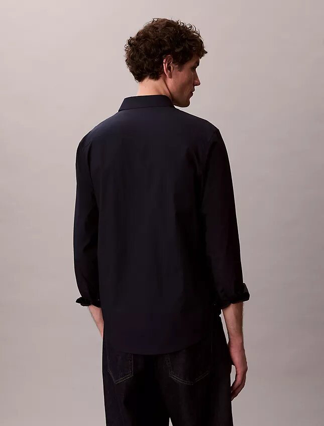 Klassisches Stretch-Hemd mit Knopfleiste Klassisches Stretch-Hemd mit Knopfleiste