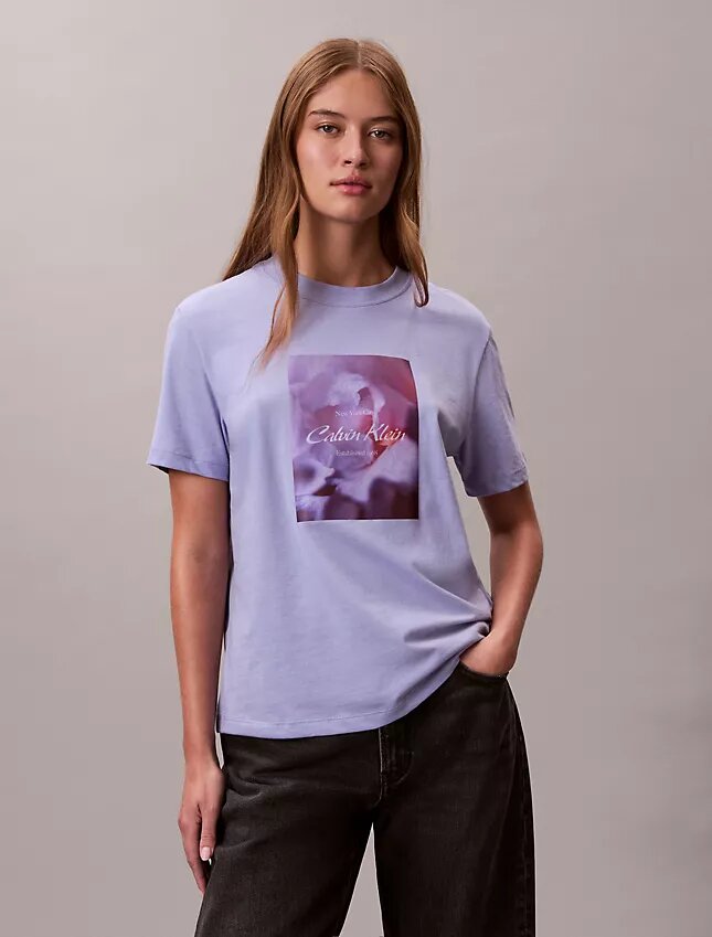 Klassisches T-Shirt mit Blumen-Logo-Grafik Klassisches T-Shirt mit Blumen-Logo-Grafik