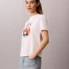 Klassisches T-Shirt mit Blumengrafik