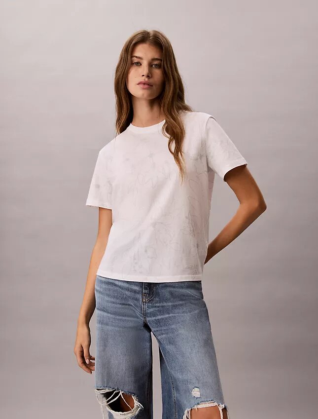 Klassisches T-Shirt mit Blumenprint Klassisches T-Shirt mit Blumenprint